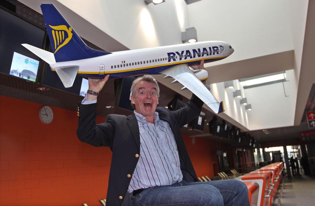 Ryanair: “Sugli aerei| le cinture sono inutili”