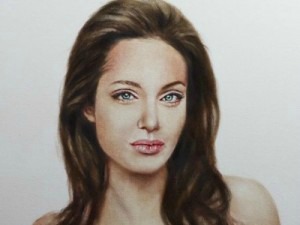 Angelina Jolie senza i seni,| il ritratto-choc