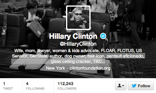 Hillary Clinton su Twitter:| patita di piega e tailleur