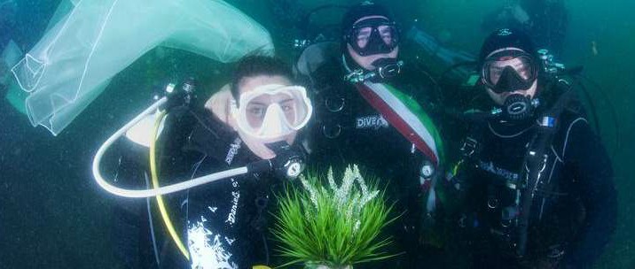 Sposi in fondo al mare,| 40 invitati sott’acqua