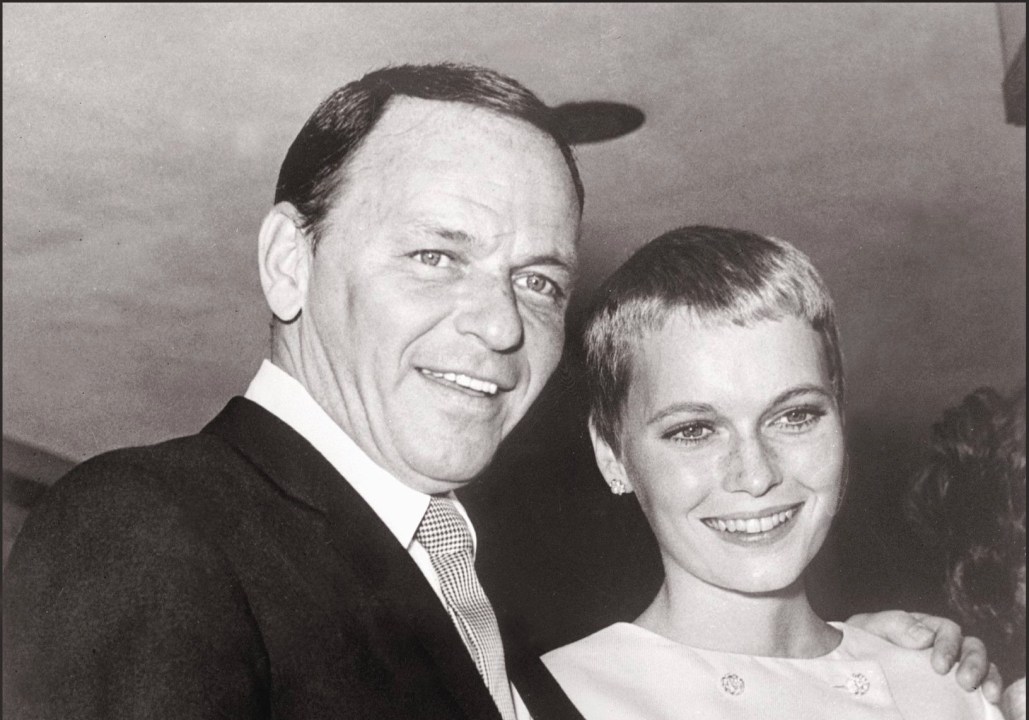Mia Farrow a Woody Allen:| “Ronan forse figlio di Sinatra”