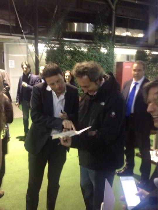 Renzi chiede l’autografo| a Paolo Sorrentino LA FOTO