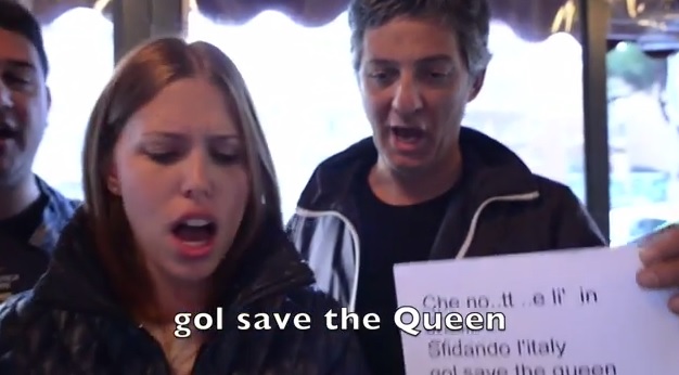 “Gol Save The Queen”, Fiorello le canta agli inglesi