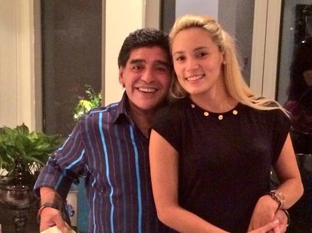 Maradona fa arrestare l’ex fidanzata: “Mi ha rubato i gioielli”