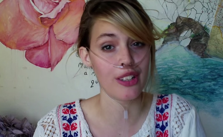 Claire, un canale Youtube per raccontare la sua malattia