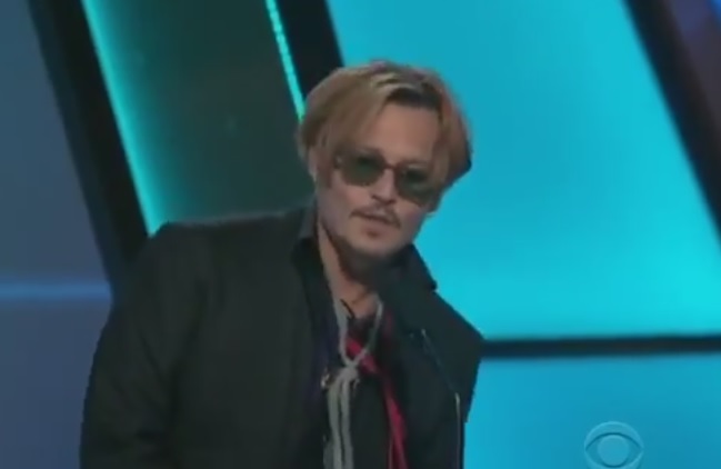 Johnny Depp ubriaco agli Hollywood Film Awards – Video