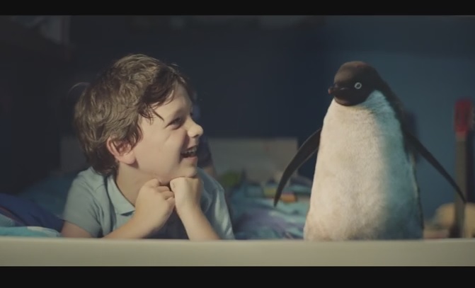 Il bambino e il pinguino, lo spot di Natale che emoziona il web