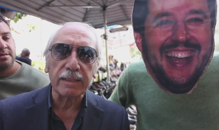 Matteo Salvini passeggia per Napoli: 40 molestie in 10 minuti – Video