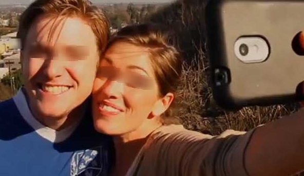 Selfie con amante per sbaglio su Facebook, la moglie lo incastra