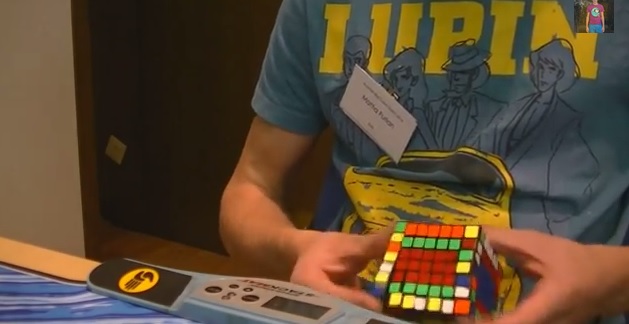 Cubo di Rubik, il più veloce è un 16enne italiano – Video