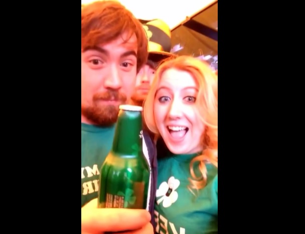 Il selfie è un video, lo scherzo di Jillian al fratello è virale