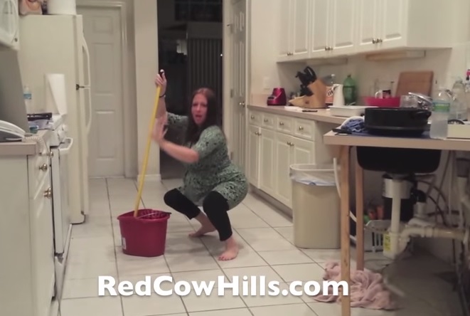 Donna incinta balla il twerking e le si rompono le acque – Video