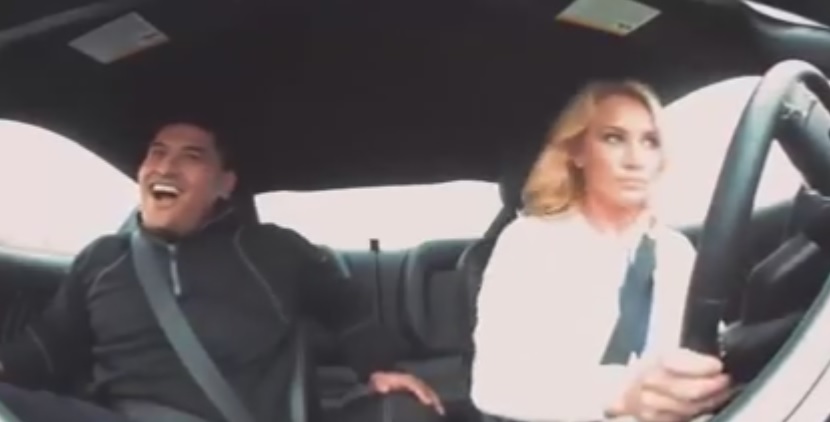 Appuntamento al buio con sorpresa, la bionda che terrorizza i pretendenti