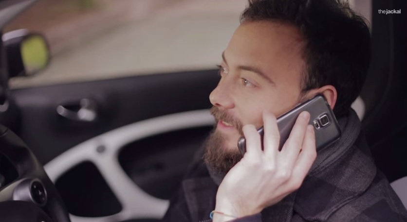 “Quando la mia ragazza fa tardi”, i The Jackal nel video della Smart