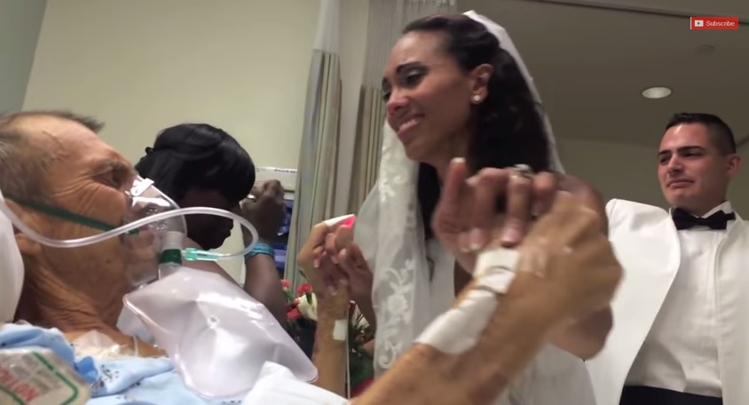 Il padre è malato, la figlia si sposa in ospedale – Video