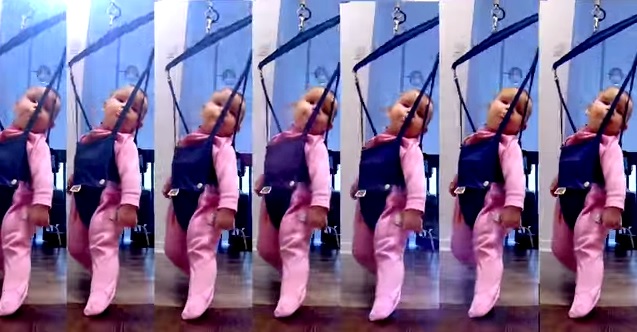 La neonata che balla il River Dance, il video è virale