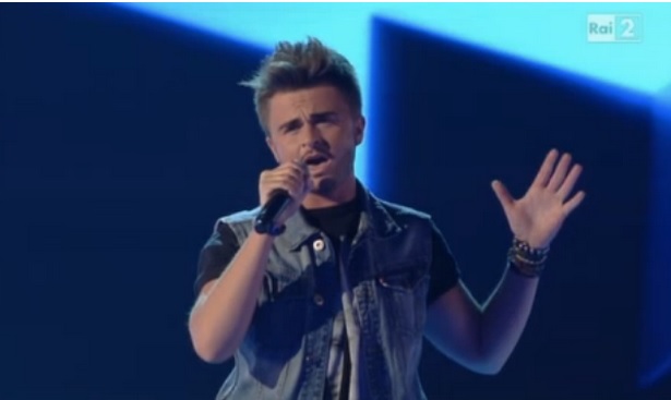 The Voice of Italy, il concorrente nato donna fa poker – Video