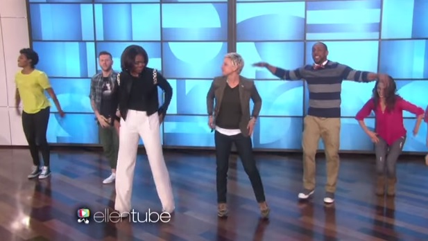 Michelle Obama balla in tv “Uptown Funk” con Ellen DeGeneres