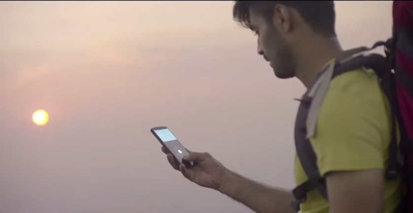 C’è vita oltre lo smartphone, eccola – Video