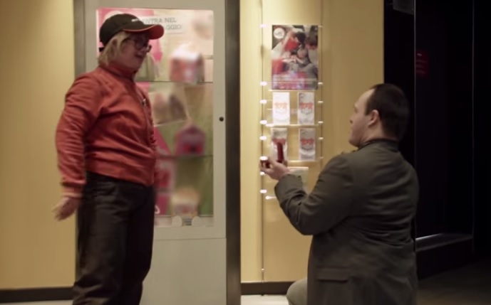 “Vuoi vivere con me, amore?”, la proposta speciale di Salvatore