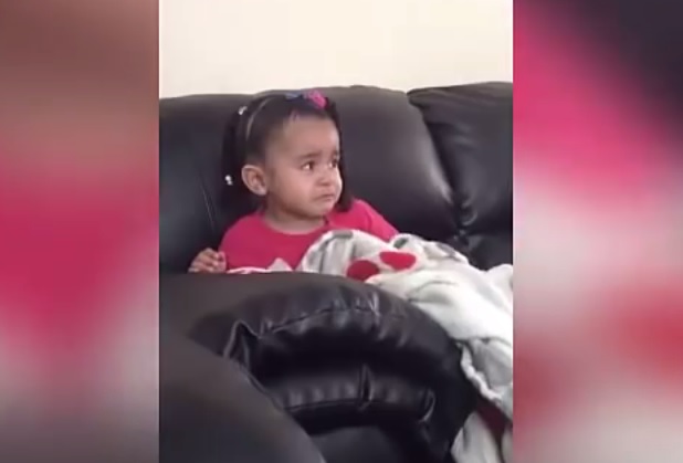 Bambina vede per la prima volta “Il Re Leone” e piange – Video