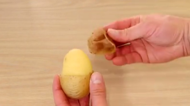 Come pelare una patata in una sola mossa – Video