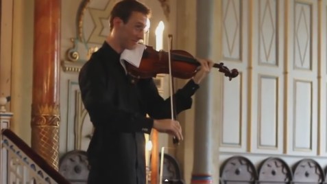 Eric Stanley suona Eminem col violino, il risultato è straordinario