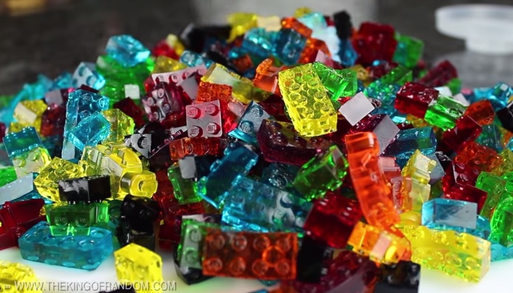 Le nuove caramelle Lego: ecco come prepararle – Video
