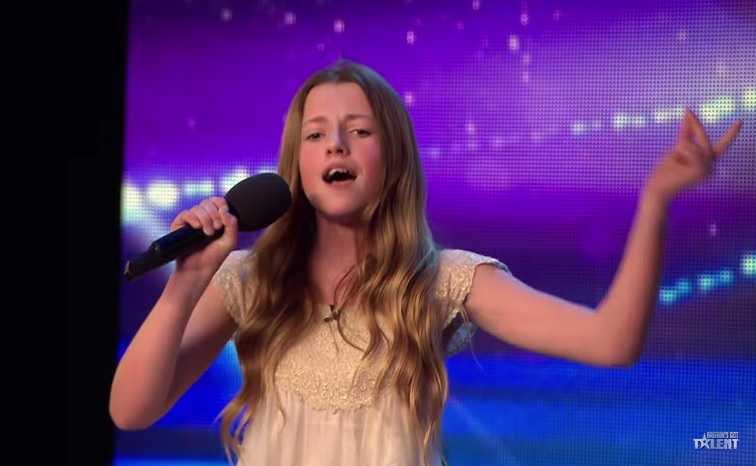 Standing ovation per la 12enne che canta come Whitney Houston