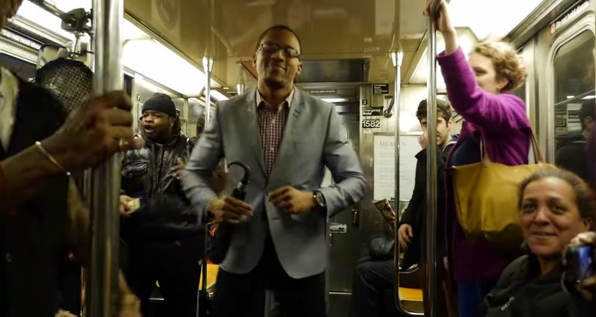 New York, il vagone della metropolitana diventa una discoteca – Video