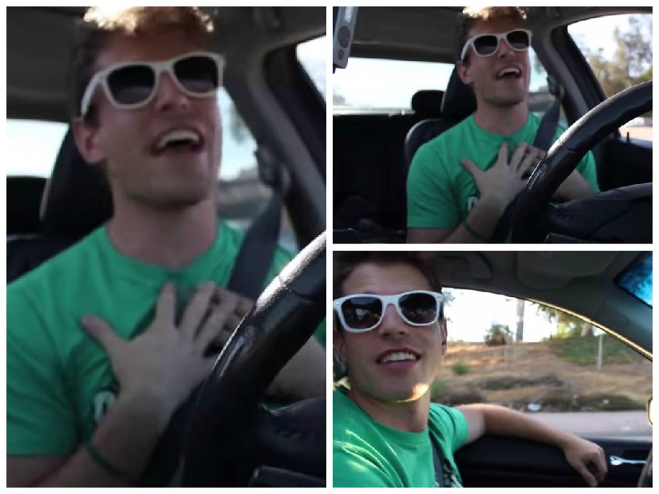 Canta a squarciagola  in macchina coinvolgendo gli altri automobilisti