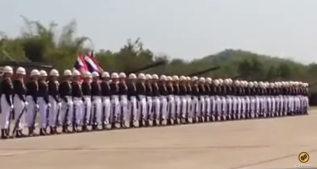 Thailandia, la parata militare è uno show eccezionale