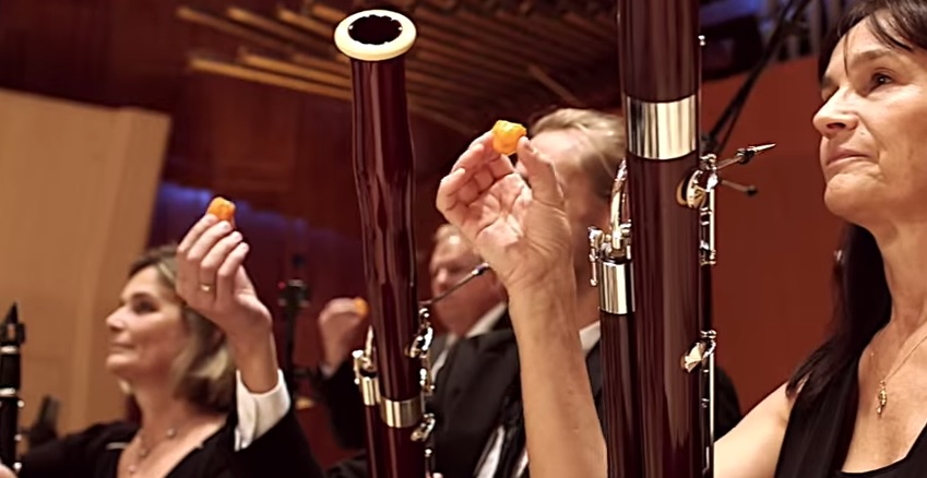 Peperoncini prima del concerto, la prova d’orchestra è virale