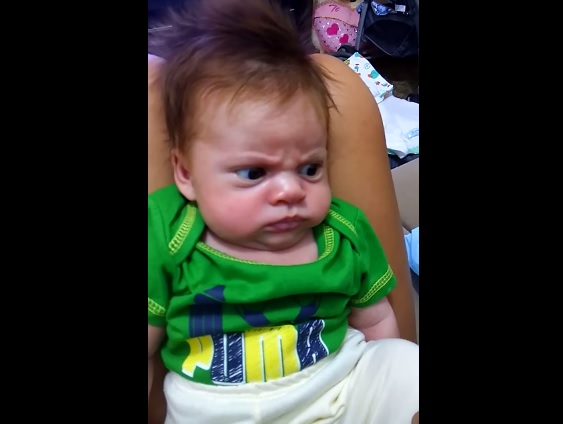 Il bambino più imbronciato del mondo – Video