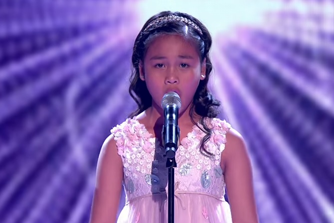 A soli 11 anni strega i giudici di “Britain’s Got Talent” – Video