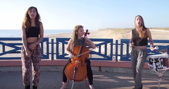 Tre ragazze si esibiscono su un tetto e conquistano il web – Video