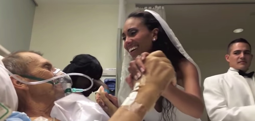 Il gesto di questa sposa sta commuovendo il web – Video
