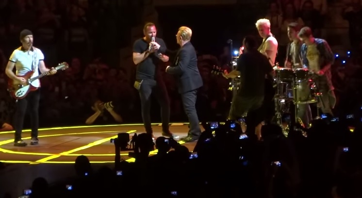 Bono Vox duetta con un giovane veneziano a Torino sulle note di “Desire”