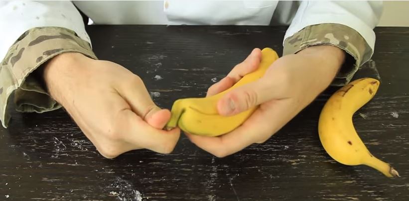 Come sbucciare una banana con la precisione di una scimmia – Video