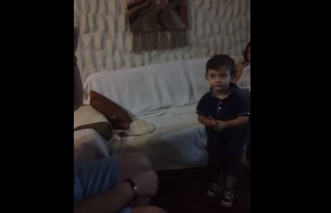 A soli 2 anni conosce a memoria tutte le capitali del mondo – Video