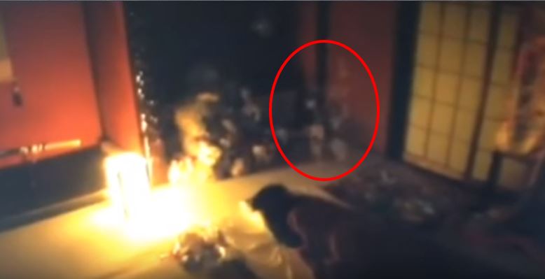 Giapponese gira video nella sua abitazione, quello che riprende è inquietante