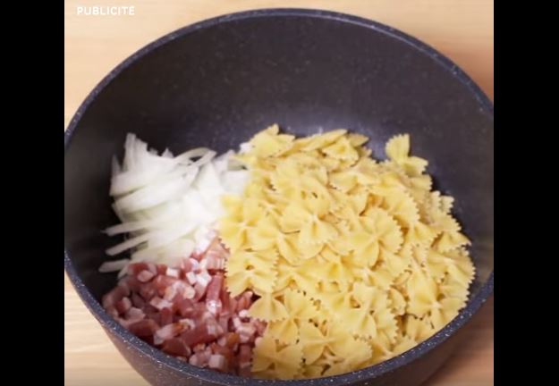 La carbonara “alla francese”, ecco la videoricetta che indigna l’Italia