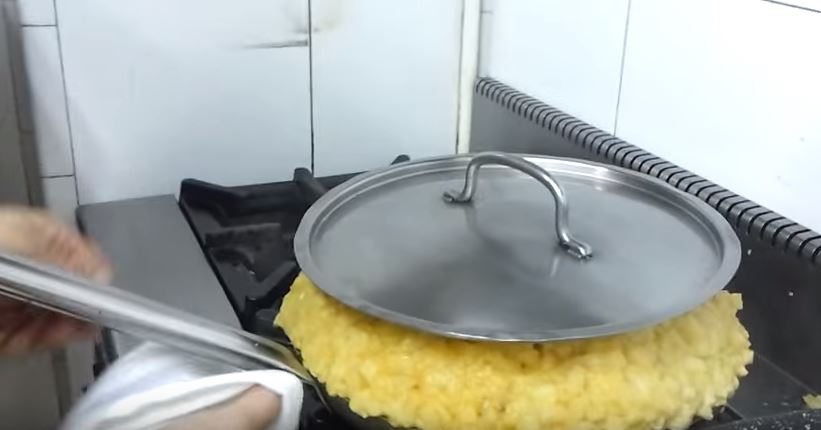 Ecco come nasce una frittata di 12 kg – Video