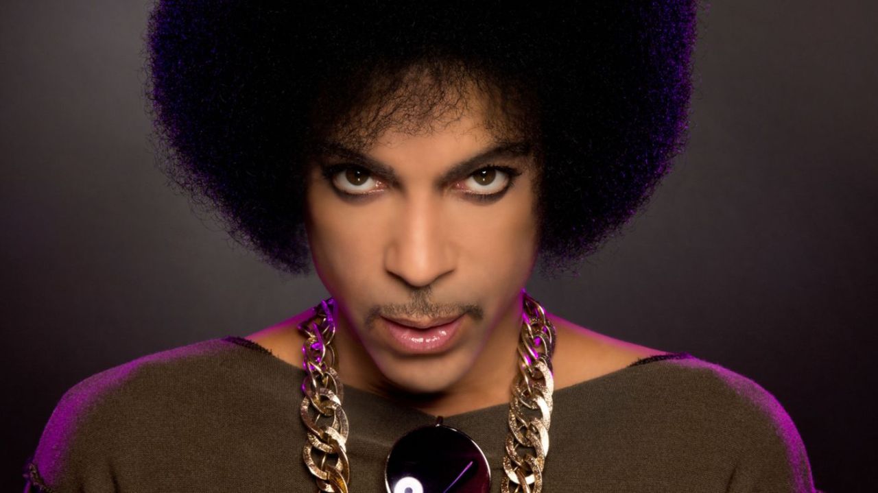 E’ morto Prince, il cantante trovato senza vita nella sua abitazione