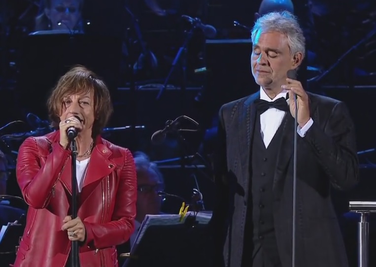 Gianna Nannini e Andrea Bocelli, l’emozionante duetto sulle note di “Notti magiche”