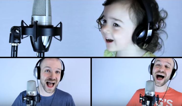 Canta una hit degli anni ’80, ma lo spettacolo arriva quando entra in scena la figlia