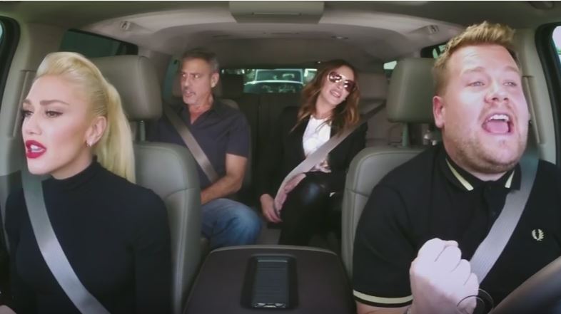 Sfida di karaoke in auto tra Gwen Stefani, Julia Robert e George Clooney