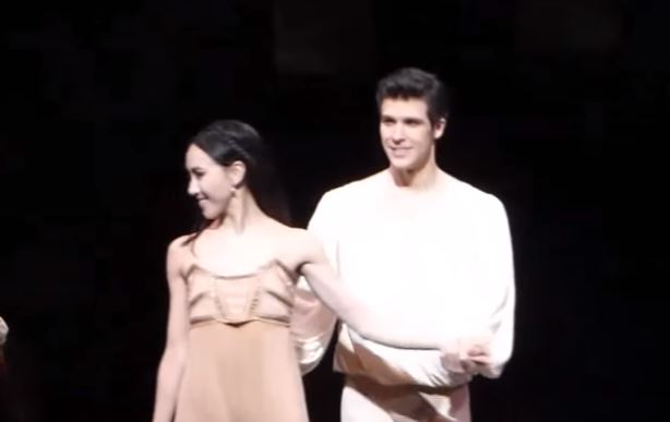 Roberto Bolle, piccolo “incidente” sul palco del Metropolitan di New York
