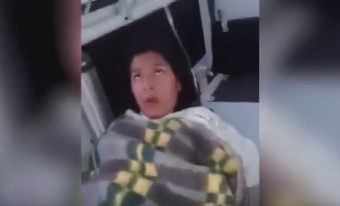 “Questa ragazza è posseduta dal demonio”, il video choc girato in ambulanza