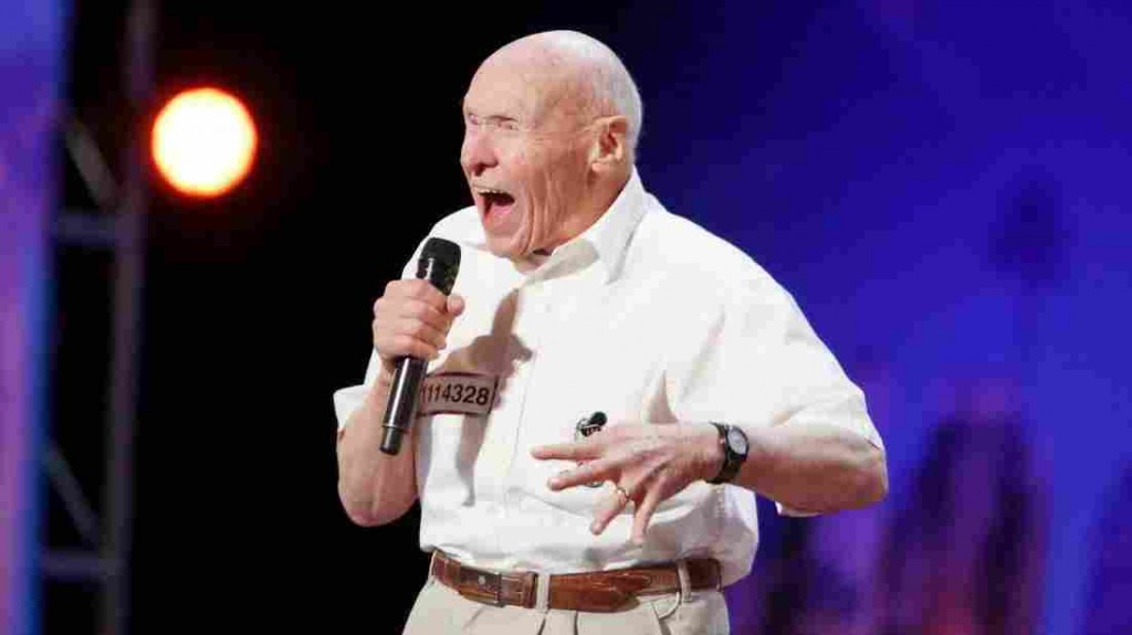 “America’s Got Talent”, a 82 anni canta un brano metal – Video